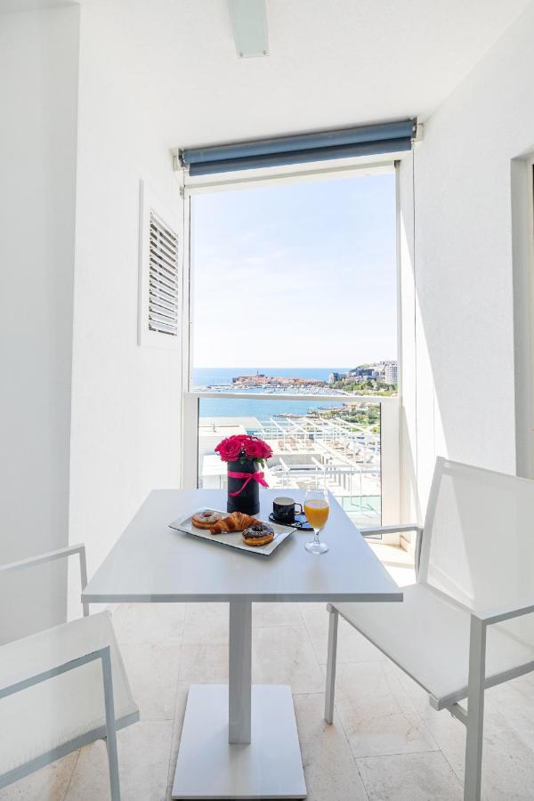 Sea View Royal Tre Canne *