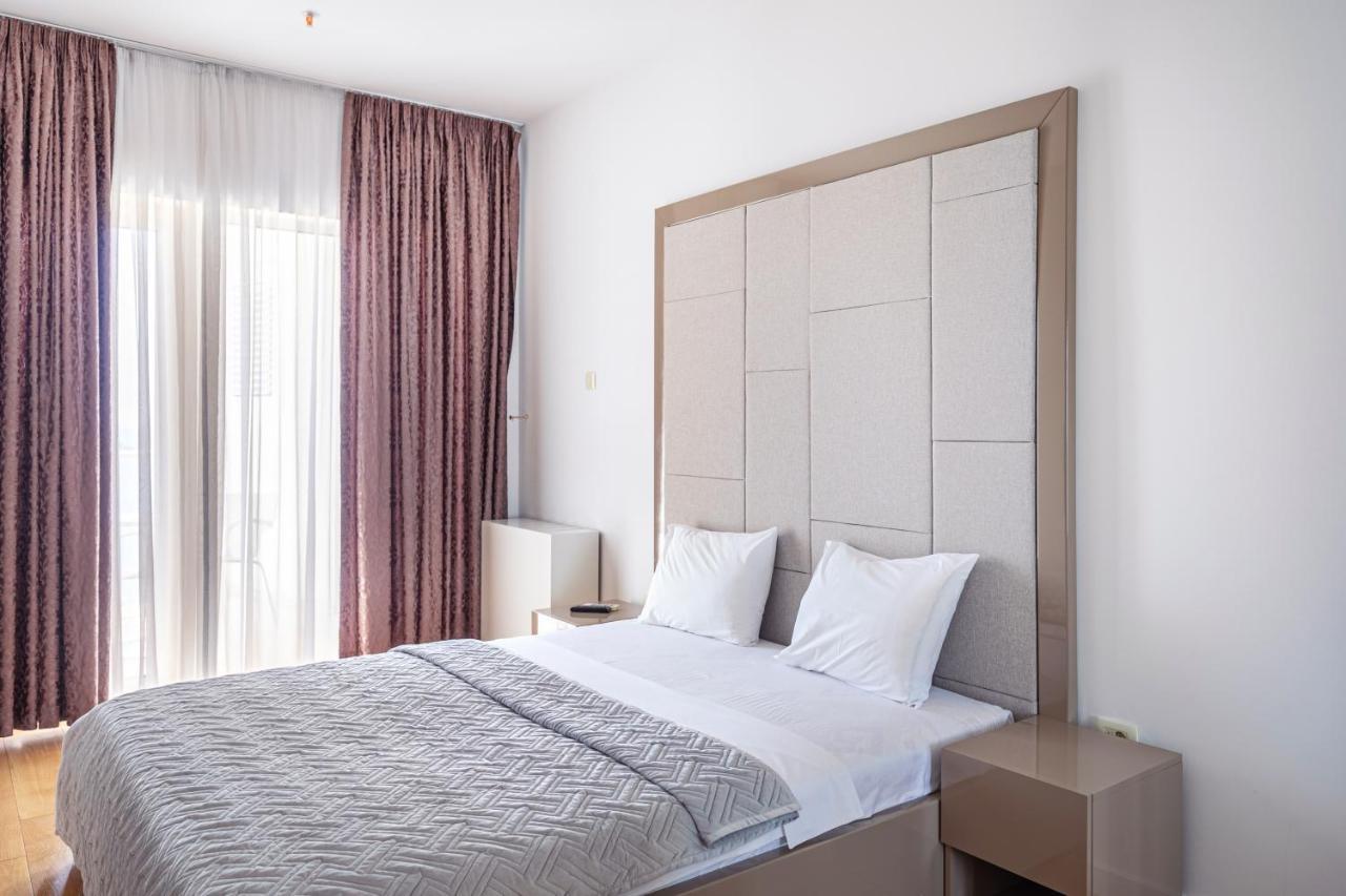 Sea View Royal Tre Canne * Budva