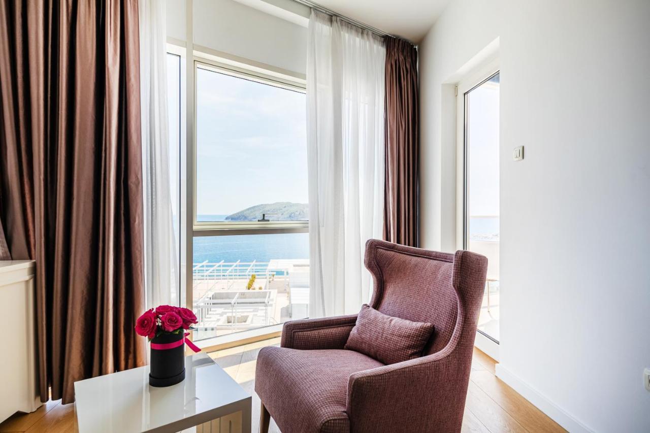 Sea View Royal Tre Canne * Budva